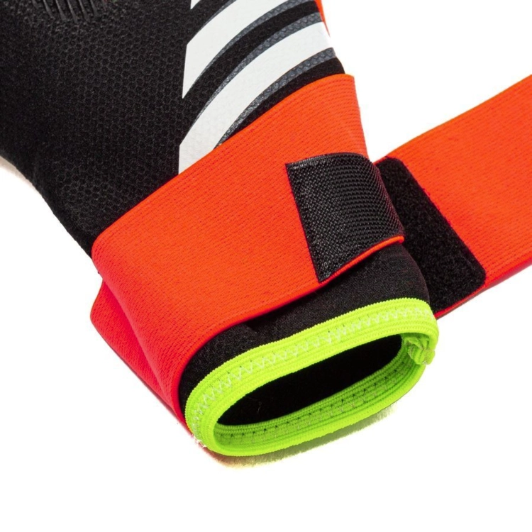Rękawice bramkarskie Adidas Predator Competition IN1602